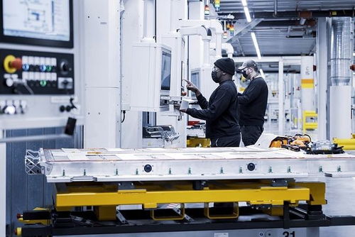 繼續(xù)擴(kuò)大版圖 奔馳美國電動化圖鑒